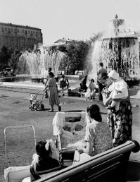 Это не ВДНХ,это Пушкинская площадь.