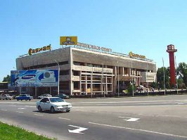 И разобранный на строй-материалы вокзал "Саяхат"...