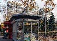 автору фотографий зачет за труд - ракурс выдержан идеально.
а это тот случай когда было лучше а стало хуже, весь вид портят эти разномастные балконы: