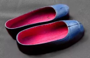 ... твою жеж мать 
Спер Лабутен наш дизайн!!!! Только вывернул наизнанку