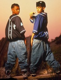 И что она придумала нового?Вот фотография 1992 года если я не ошибаюсь.На фото Rap группа Kris Kross.