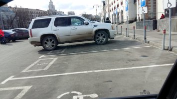 есть на ТрехВокзалах и такие инвалиды