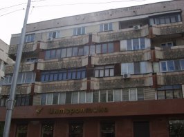 Автор, это не цокольный этаж. Так... к сведению.