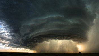 Фото от National Geographic: буря в прериях Монтаны: