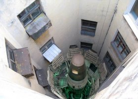 Ну тогда вот так, под уютный питерский двор- колодец