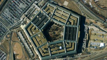 а где фото автомобильных номеров из космоса? наверняка же снимают?