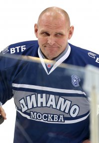 Маленький, да удаленький! Юный борец эффектно и быстро расправляется со своими противниками