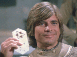 Старбак из "Звездного крейсера "Галактика" была в прежних версиях мужиком.