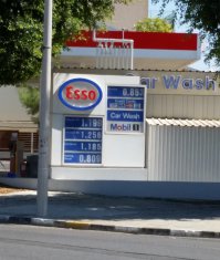 это где-ж в ЕС 4евро за бенз платят?