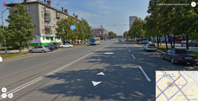 Я тебе открою секрет. Разметку наносят по ГОСТу. 
А теперь обрати внимание на эти 2 картинки. Хмм... А почему так нанести? В чём разница то, интересно... Хм...