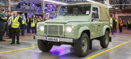 вопв
Иди  уроки учи !

Land Rover Defender: 1948-2016



У  Нивы ещё  лет на 30 технологический запас. Знай каждый  год  ресталинг делай  да в ус не дуй. Продажи то её никогда не падали в  ноль - покупали и покупать будут и в России  и за бугром.Главное не умничать   как с Лада-урбан. Хотя  пока  обычная  нива есть, то и  урбану место  найдётся, и  шевик  продаётся  тоже  вполне сносно для  отечественного автопрома. У  наших нисша паршивенькая  но  своя - китаю   ё не захватить  пока  пошлины  заградительные а остальной мир не конкурент в  данном сегменте.

-Правда если ещё гайки  закрутят  с контролем  над изменением конструкции  владельцами  боюсь  продажи  нивы  могут  реально упасть  в  область  неокупаймости конвеера.  Всёже на стоковых нивах ездёт   только  до конца горантии  а  потом  хоть что-то  но меняют. Голый сток   б\у  такая же редкость  как ровер дефендер на дорогах.