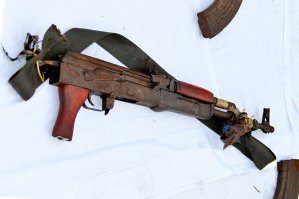 вполне работоспособное оружие, калаш реально вечен,
вот фото действующего автомата которое было захвачено у сомалийский пиратов