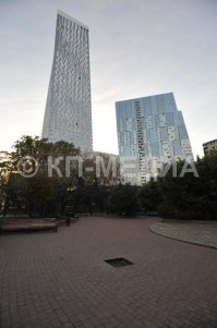 Пол года как на Мосфильмовской нет памятника Леонову.Думал через неделю восстановят,но нет.