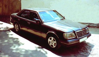 Нет слов, конечно... красавец! Искренне предан этой модели, поэтому и не меняю на новое г. Ну и экономлю на ремонте неслабо - забыл уже, когда на сервис заглядывал. 1994 Е-класс, 2 литра. Не нужны мне 5 секунд до сотни, на Мерсах ездят спокойные уравновешенные люди, которым некуда спешить, они уже везде успели. Чего и вам желаем! ))