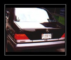 Эх Ваня
Проникновенье наше по планете
Особенно заметно вдалеке.
В общественном парижском туалете
Есть надписи на русском языке.