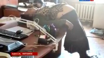 ублюдки недоразвитые чо творят...
