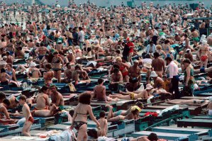 Это мечта коренных южан.
Сейчас столько туристов не увидишь.