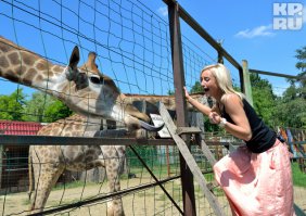 в сети есть более пикантные фото, все, что нашел: