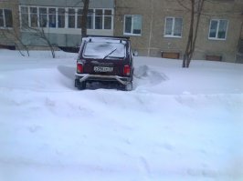 Тут то что мешает выехать? Это брусвет нива просто прошибёт. Сам так делал у гаража.