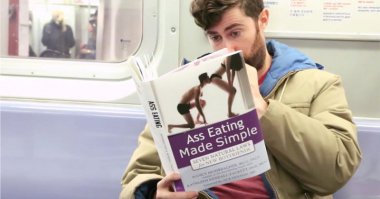 Не совсем понял перевод первой книги, что то типа "жрать жопой это просто" "7 законов природы для нового бойфренда" или как? ха)