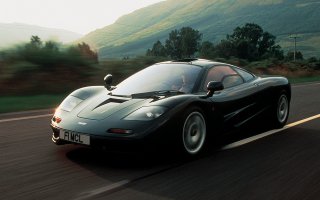 Последняя так чисто скопированный MacLaren F1, только лампы другие.
