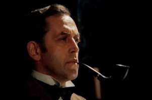 Шерлок Холмс. Но только в книге. В фильме этот порок Холмса решено было не показывать.