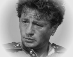 Как сыграл "Маэстро" !  Не сыграл - ПРОЖИЛ !  В самую душу проник к десяткам миллионов людей ! И остался там как образец мужества и чести ! Вечная память Вам , Леонид Быков !