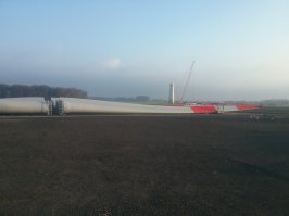 Вот только что сделал фотку. Стройка идёт уже месяца три. Хоть одну сраную бумажку видишь? Это к примеру.
Вообще проблема с мусором на автобанных парковках. Но тут уже вина дальнобоев всех национальностей. А в городах в основном чисто. Опять же, не везде, но все равно на порядок чище, чем во многих других странах, включая Россию.
Теперь вопрос лично к тебе. А где ты был и откуда ты сам?