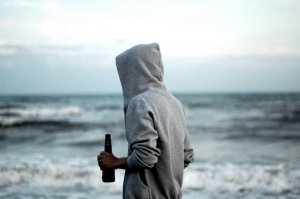 Ну ладно дедушка, ну пусть слегка под мухой. НО вот этих-то долб0й0б0в как оправдать?
