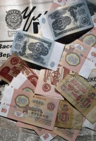 Портреты? Автор знает что такое портрет???
А эта вообще натюрморт: