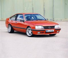 11) 1982 Ford Mustang GT-чистой воды Опель Монза
