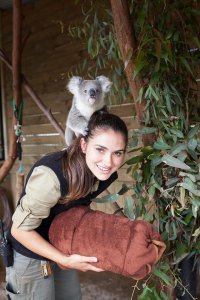Это парк "Symbio Wildlife Park" и ещё фото с ней
