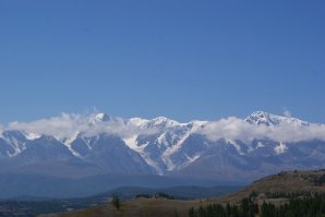 Еще можно до Тюнгура а там на газ 66 до кучерлинского озера, красота невероятная, если в Кош- Агач то на ледники Актру и перевал кату-ярык. Ну и на петроглифы Ялбак-Таш можно посмотреть.