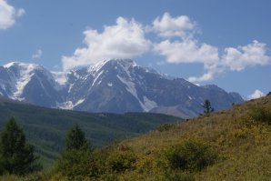 Еще можно до Тюнгура а там на газ 66 до кучерлинского озера, красота невероятная, если в Кош- Агач то на ледники Актру и перевал кату-ярык. Ну и на петроглифы Ялбак-Таш можно посмотреть.