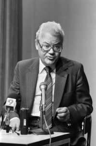 аркадий шевченко - мерзкий предатель