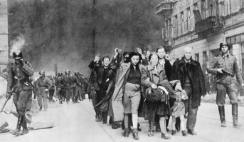 Показаны "ужасные кадры советской оккупации", а на этих фото запечатлены счастливые моменты украинцев вместе с "фашистскими братьями-освободителями"