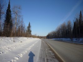 Что бы не сложилось ложное впечатление о том что яко бы это две "парадных дороги" давай отправимся в путешествие до города Абакан. 450 км. на автобусе преодолевается за 7-8 часов, на автомобиле за 5-6 часов. Непривычное словосочетание "Российские хорошие дороги", не правда ли? Но так оно и есть.