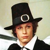 Очень здорово, когда появляются такие памятники!

В детстве никак не могла выбрать, в кого влюбиться: в Сашку Белова или в графа де Ла Фер!