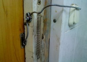 зато работает