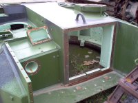 Какой грозный...
Большая массивная башня... Толстая броня наверное?
А если копнуть глубже?

Массивные наплывы, это не дополнительная броня, не динамическая защита, а ящики для разного борохла и инструментов.
На деле вся массивность исчезает если снять все эти ящики и ящички:

А как насчет толщины брони?


Мягко скажем, не вызывает доверия. У обычного БТР, броня не тоньше...

Заявленный эквивалент брони:
Против подкалиберных снарядов - 620—640 мм.
Против кумулятивных снарядов - 1200 мм.
Только вот современные подкалиберные снаряды пробивают 800-1000 мм.
А кумулятивные 1200-1500 мм.

А если прибавить к этому полное отсутствие динамической и активной защиты, получаем дорогой, люксовый гроб на 3-х человек.