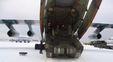 Ил 76 надо было бы пошире сделать, что бы танк перевозить.
