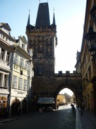 Пост ни о чем.
Прага - невероятный город, красивый и со своей атмосферой. Впихнуть в пост о городе несколько фоток со короткими комментариями.. это не восхищение, а просто лень :)

Немного фоток, сделанных мною - все не выложишь, их овердофига)