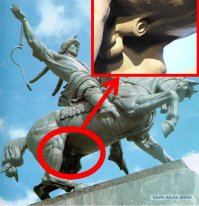 Году эдак в 95 жил я в славном городе Уфа, и перед Пасхой за три дня усиливали патрули милиции ,которые несли службу возле памятника Салавату Юлаеву, т.к. несколько раз красили яйки его коня.