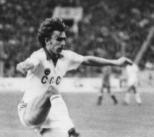 А гугл в поиске по картинке вместо с настоящими фотками Фёдора Фёдоровича выдает и такие. Это не значит, что он тут везде