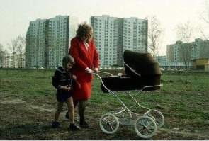 гуляют между ленинградкой и ул 9 мая.Сейчас там Леруа.