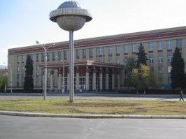 В Воронеже есть памятник чупа-чупсу
