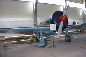 "...УТИ-4. Сейчас он находится в авиационном музее в Хельсинки и является единственным в мире сохранившимся И-16." 
.
А И-16 Б.Ф.Сафонова из Центрального Военно-Морского Музея (см. фото1) это что?
Да и в Музее авиации Северного флота стоит найденный в 80-х и восстановленный (см. фото2)
В Монино тоже макет стоит.
.