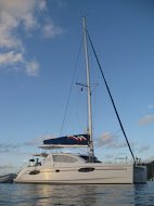 В марте этого года провела 7 дней на катамаране в Карибском В марте этого года провела 7 дней на катамаране в Карибском море. Очень на любителя, мне было не в кайф. Муж фанат этого дела, вот мне и пришлось с ним ехать. Но... Сколько же народу там отдыхает на яхтах (парусных, моторных и суперяхтах)! Даже глубокие старики и малые дети. Значит в этом что-то есть.