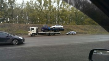 В сентябре у нас было. "патрульный экипаж ГИБДД задержал пьяного водителя ВАЗа. Инспекторы составили протокол и вызвали эвакуатор, чтобы доставить легковое авто на штрафную стоянку.
Но сделать это оперативно не удалось.
Водитель прибывшего на место эвакуатора тоже оказался пьян! Инспекторам ничего не оставалось делать, как составить еще один протокол о задержании и вызвать еще один эвакуатор."©