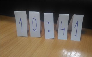 Вечные бумажные часы. просто всего лишь надо каждую минуту переворачивать по 1 листочку. 

Не требуют энергии. работают фактически автономно. полезны там, где нет электричества (поле, лес, марс, село Олупка (пензинской области)). при помощи скотча становятся влаго- и водонепроницаемые. Работать могут под водой даже на глубине несколько километров!!!!!
есть функция будильника. Когда время подходит к срабатыванию будильника, надо просто пощлепать себя по щекам